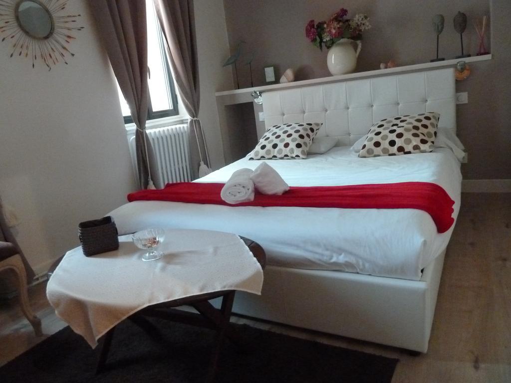 Chambre D'Hotes "Le Village" Villenouvelle Екстер'єр фото